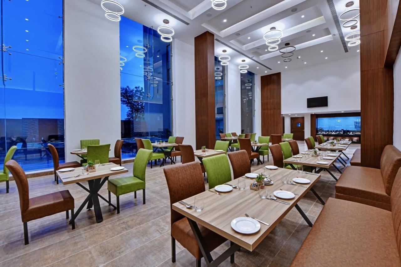 The Fern An Ecotel Hotel, Alwar Sariska Buitenkant foto